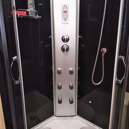 Two Rustic House - Self Check-in * Bukareszt